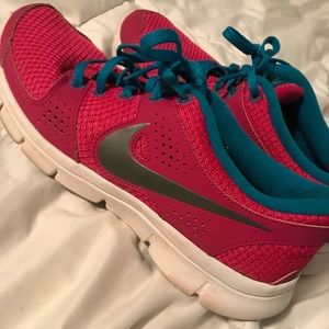 nike running sneakers